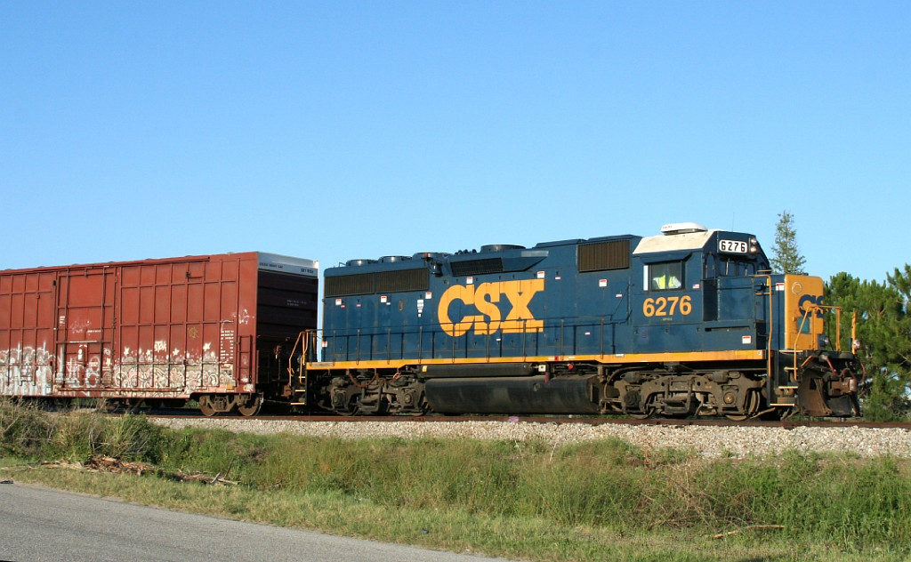 CSX 6276 leading Y226